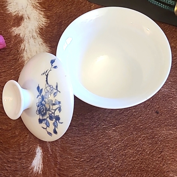 Chinese Mini Ceramic Teapot and Tea Cup Set in Box - Picture 7 of 9